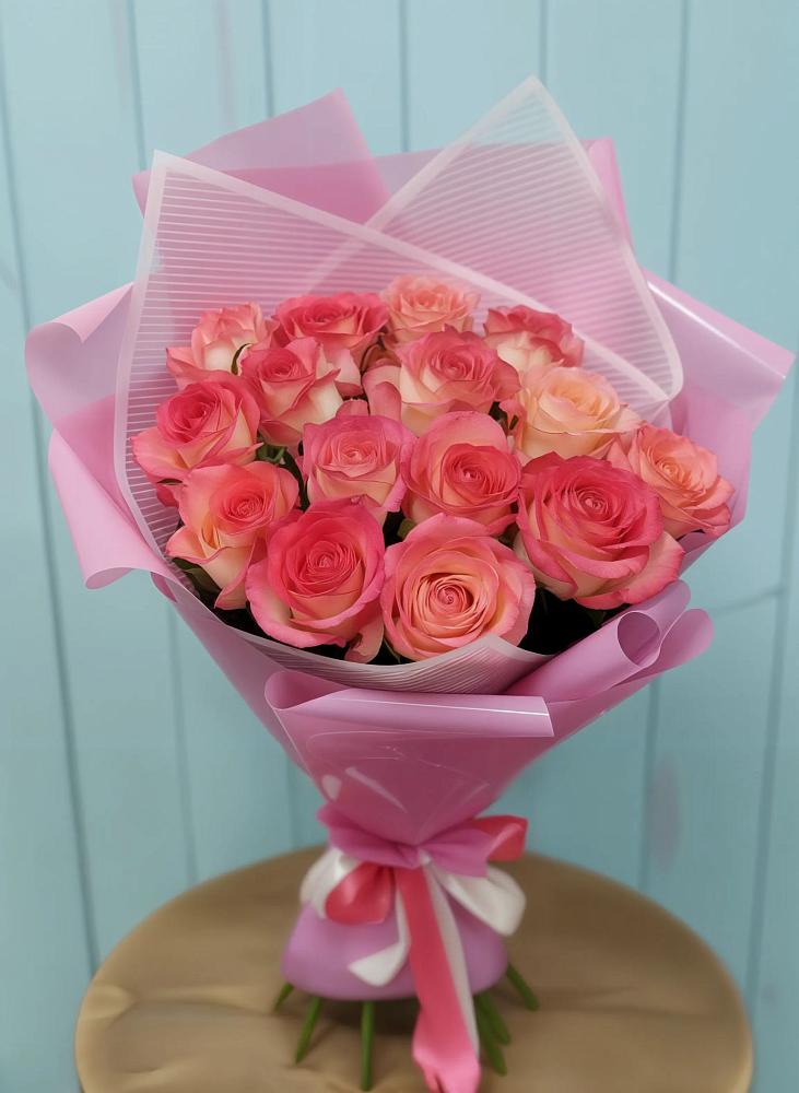 Букет 15 Розовых роз Равель в Довольном
