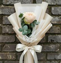 Букет цветов из:  Розы в Довольном