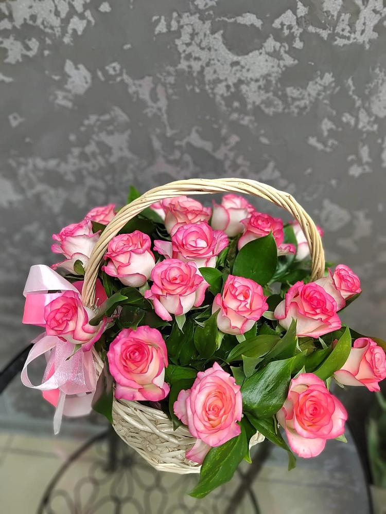 Цветочная композиция из Розы в корзине в Довольном