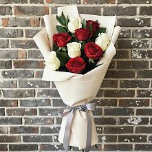 Букет цветов из:  Розы в Довольном