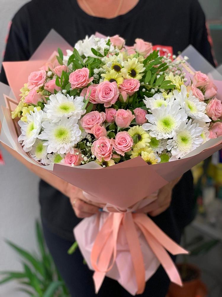 Букет цветов из: Розы и Хризантемы в Довольном