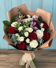 Букет цветов из:  Розы и Альстромерии в Довольном
