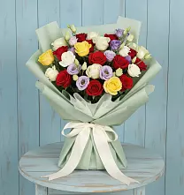 Букет цветов из:  Розы в Довольном