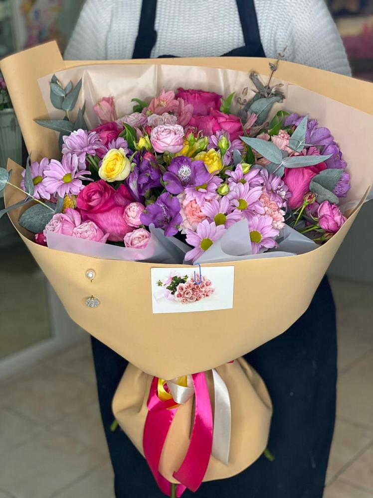 Букет цветов из: Хризантемы, Гвоздики и Альстромерии в Довольном