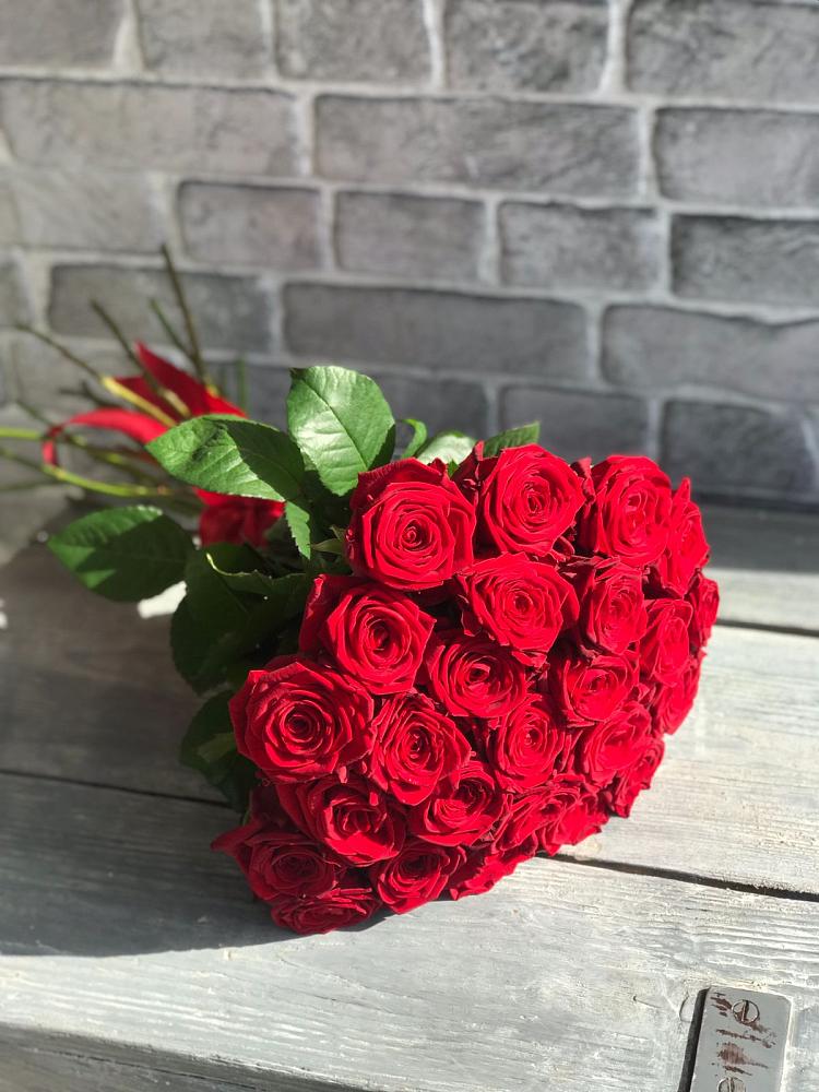Букет Красные розы Фридом в Довольном