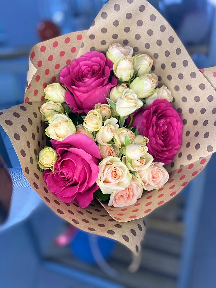 Букет цветов из: Розы в Довольном