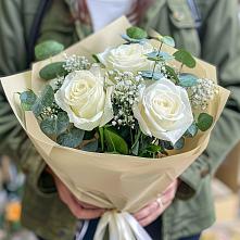 Букет цветов из:  Розы в Довольном