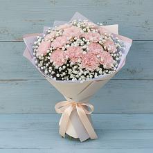 Букет цветов из:  Гвоздики в Довольном