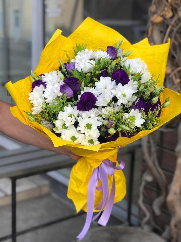 Букет цветов из: Ирисы, Хризантемы и Ромашки в Довольном
