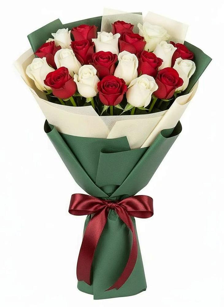 Букет Микс из красных и белых роз в Довольном