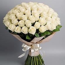 Букет 101 беля роза Белоснежка в Довольном