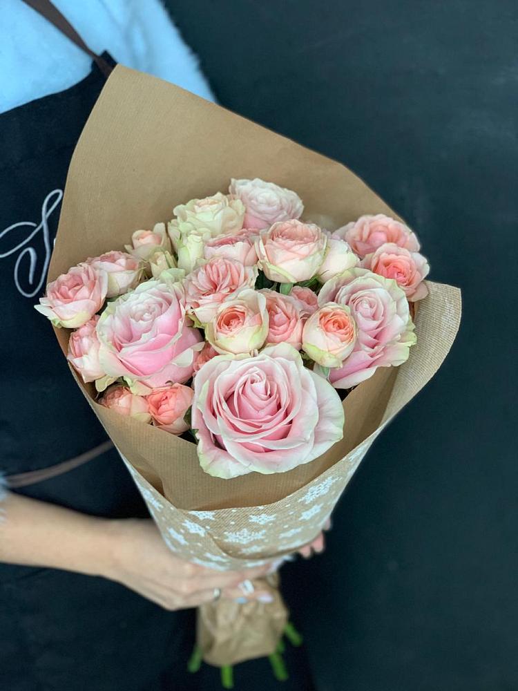 Букет цветов из: Хризантемы и Розы в Довольном