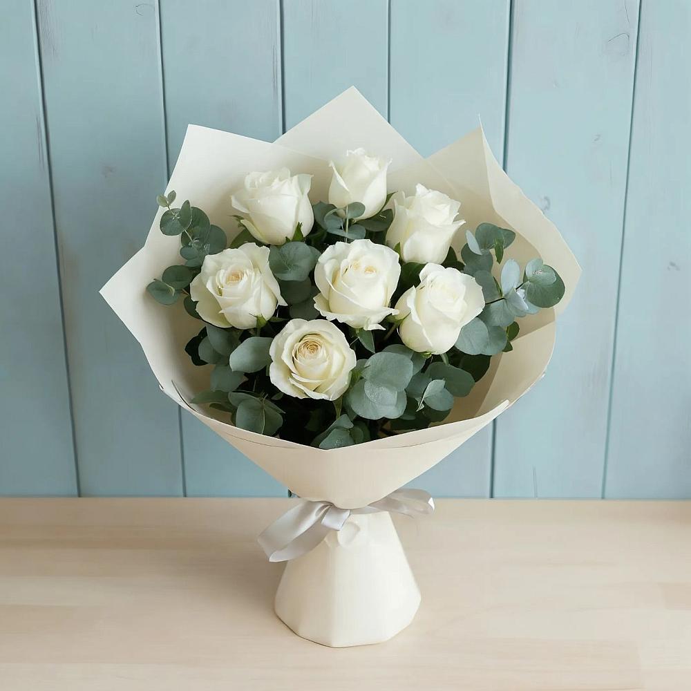 Букет Белые розы в Эвкалипте в Довольном