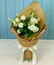 Букет цветов из:  Хризантемы и Лизиантусы в Довольном