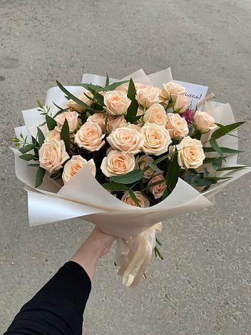 Букет Кремовые розы Латте в Довольном