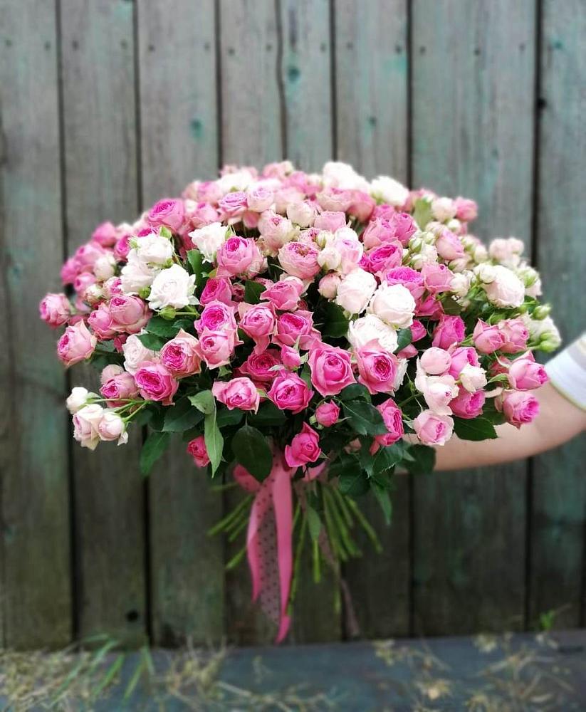 Букет Розовые кустовые розы Натали и Лав Лидия в Довольном