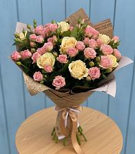 Букет цветов из:  Розы в Довольном