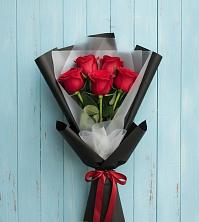 Букет цветов из:  Розы в Довольном