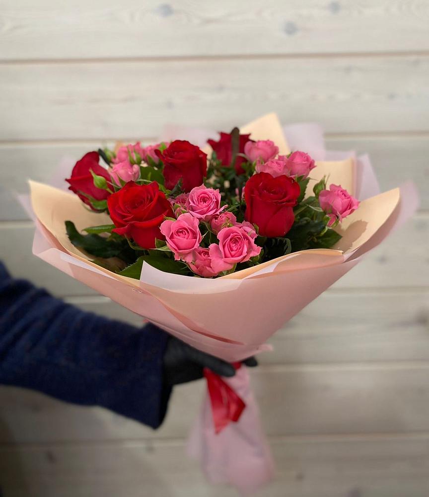 Букет цветов из: Розы в Довольном