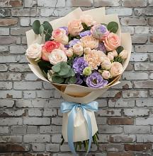 Букет цветов из:  Розы, Лизиантусы и Гвоздики в Довольном