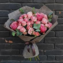 Букет цветов из:  Розы в Довольном